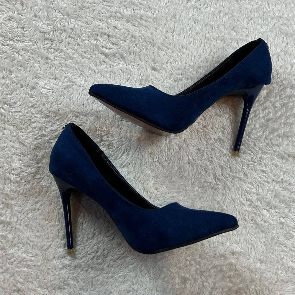 Beryl navy polue‎ pointed toe stiletto heels, size 39 or 7